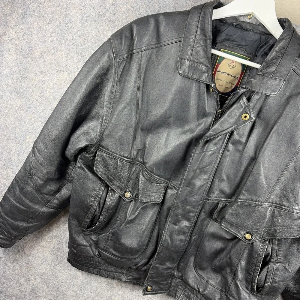 VINTAGE MEMBERS ONLY Black Leather Jacket Lined Size Mens L Motorcycle Bomber